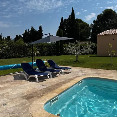 Magnifique Maisonnette Dependance Avec Piscine Châteaurenard Exterior foto